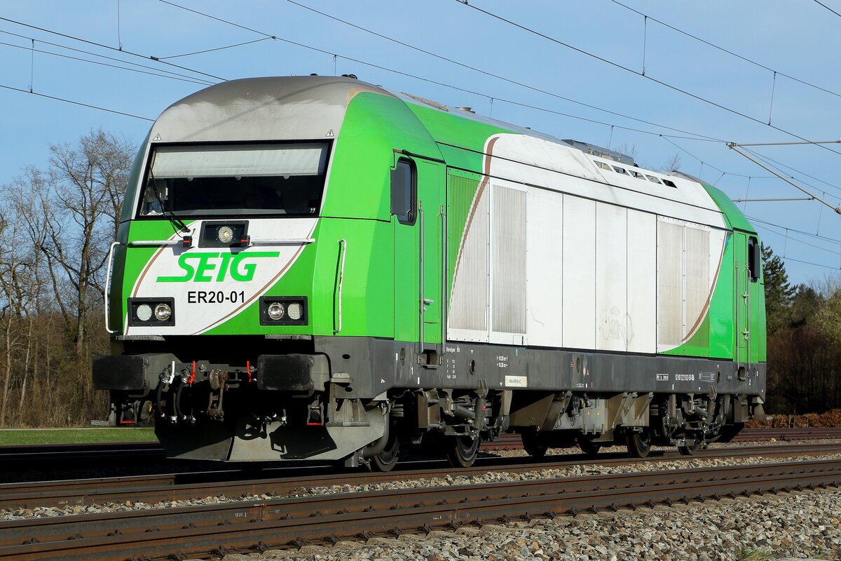 Hercules ER20-01 der SETG als Leerfahrt am 3.324 bei Eglharting.