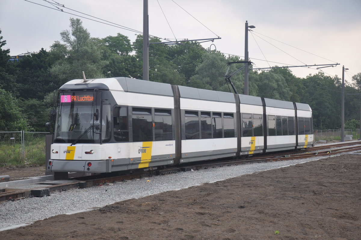 Hermelijn 7218 von De Lijn Antwerpen, 1. Tag der Linie 6 Richtung P+R Luchtbal, aufgenommen 03.06.2017 am neuen Endpunkt 