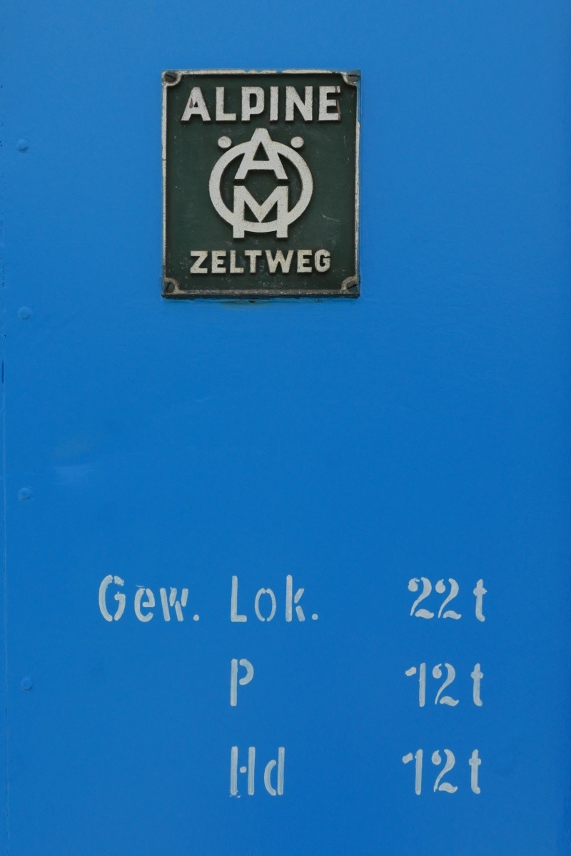 Herstellerschild und Beschriftungen der E4 der Breitenauerbahn, Mixnitz am 10.06.2019
