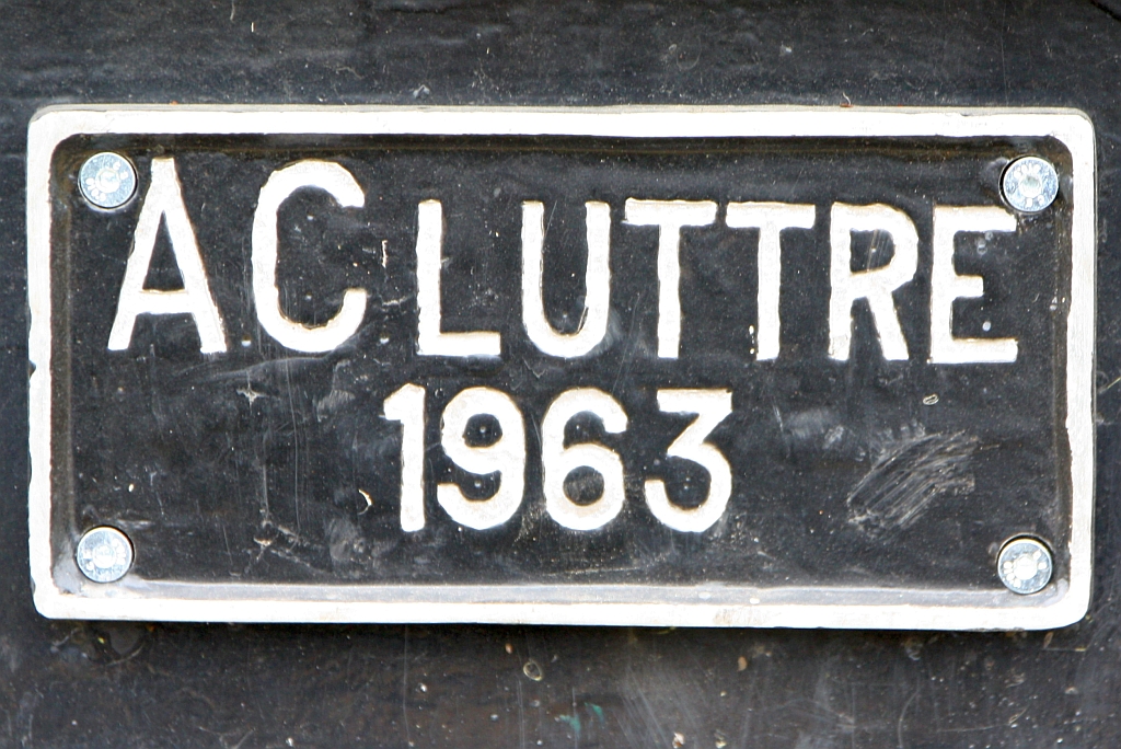 Herstellerschild des 1973 bei�CW Mechelen�modernisierten SPD VB 205 (ex SNCB 551.30) am 26.Juli 2026 in Baasrode-Noord.