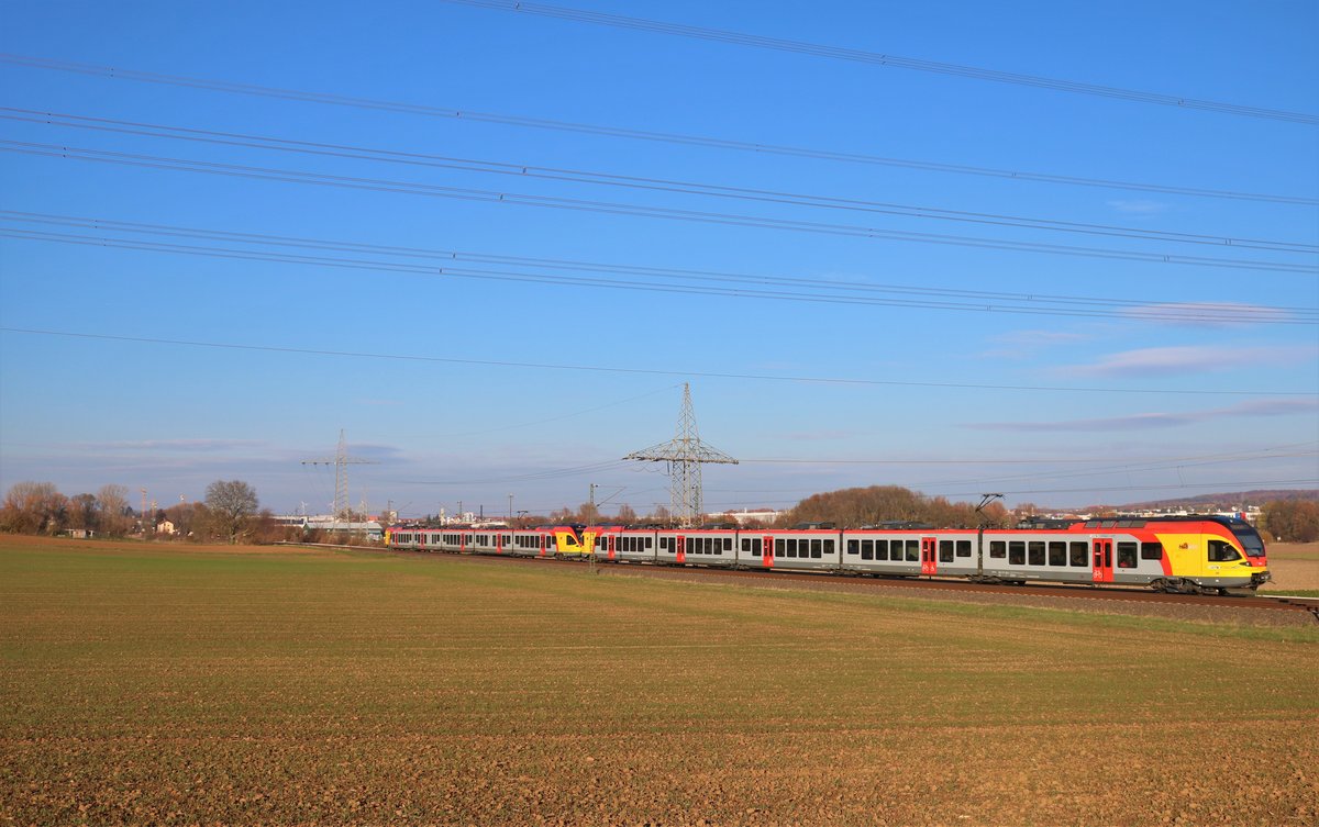 Hessische Landesbahn Stadler Flirt 429 xxx und 429 xxx als RE99 am 18.11.18 auf der KBS630 bei Bad Vilbel Dortelweil 