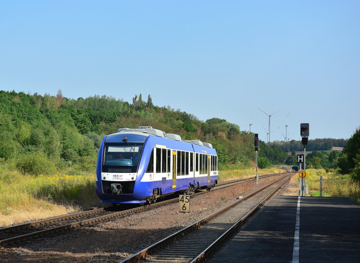 HEX VT302 fährt in Sandersleben ein.

Sandersleben 01.08.2018