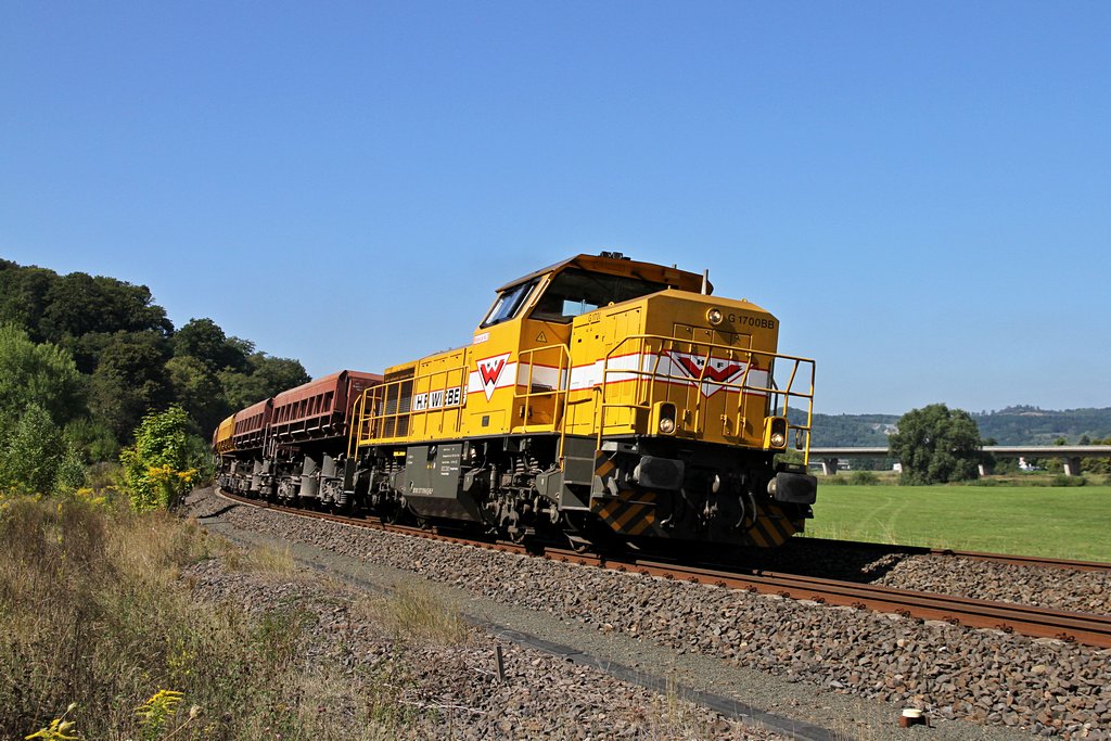 H.F. WIEBE Schotterzug mit Vossloh G 1700-2 BB, Wiebe-Lok Nr. 12, aufgenommen am 04.09.2013 auf der Lahntalbahn bei Leun.  --  Weitere Fotos siehe auch auf http://www.Schmalspuralbum.de/ und http://www.FGF-Fotoalbum.de/