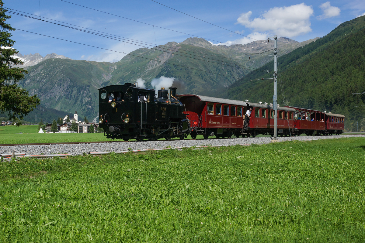 HG 3/4 3 zieht am 17.08.2014 einen Extrazug von Obergesteln Richtung Ulrichen.