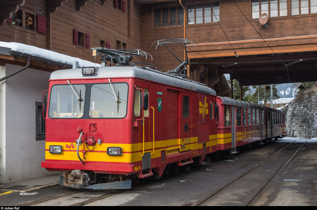 HGe 4/4 31 der BVB steht am 17. Februar 2016 in Villars-sur-Ollon als Reserve abgestellt.