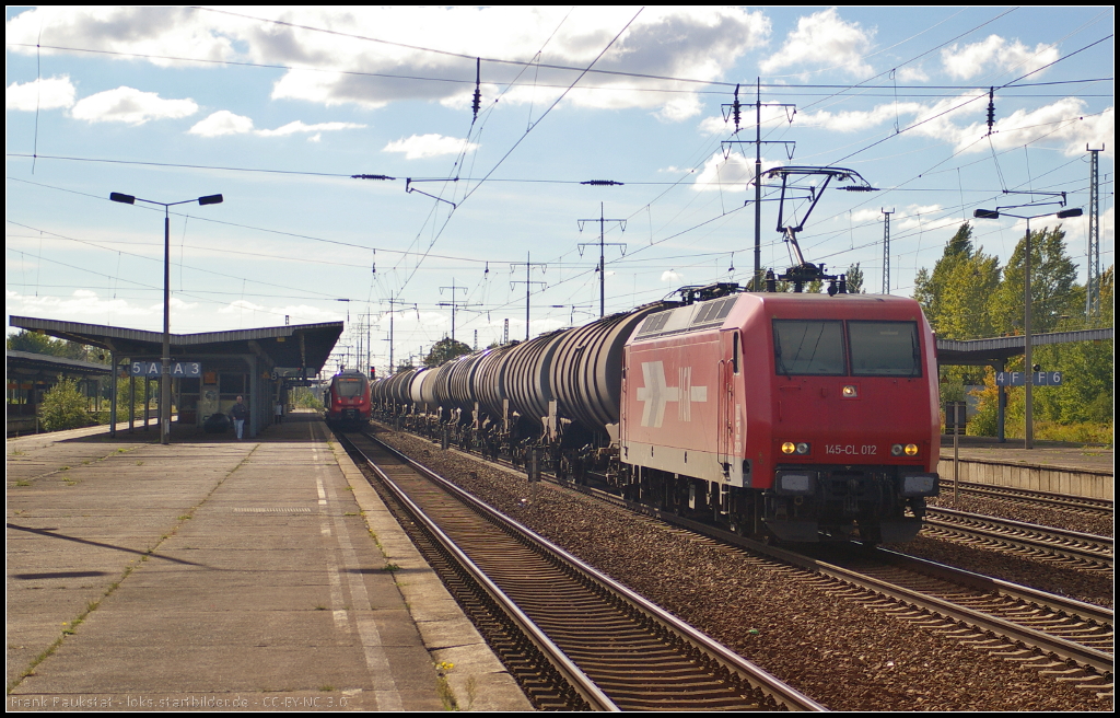 HGK 145-CL 012 / 145 090 am 29.09.2013 mit Kesselwagen-Zug in Berlin Schnefeld Flughafen