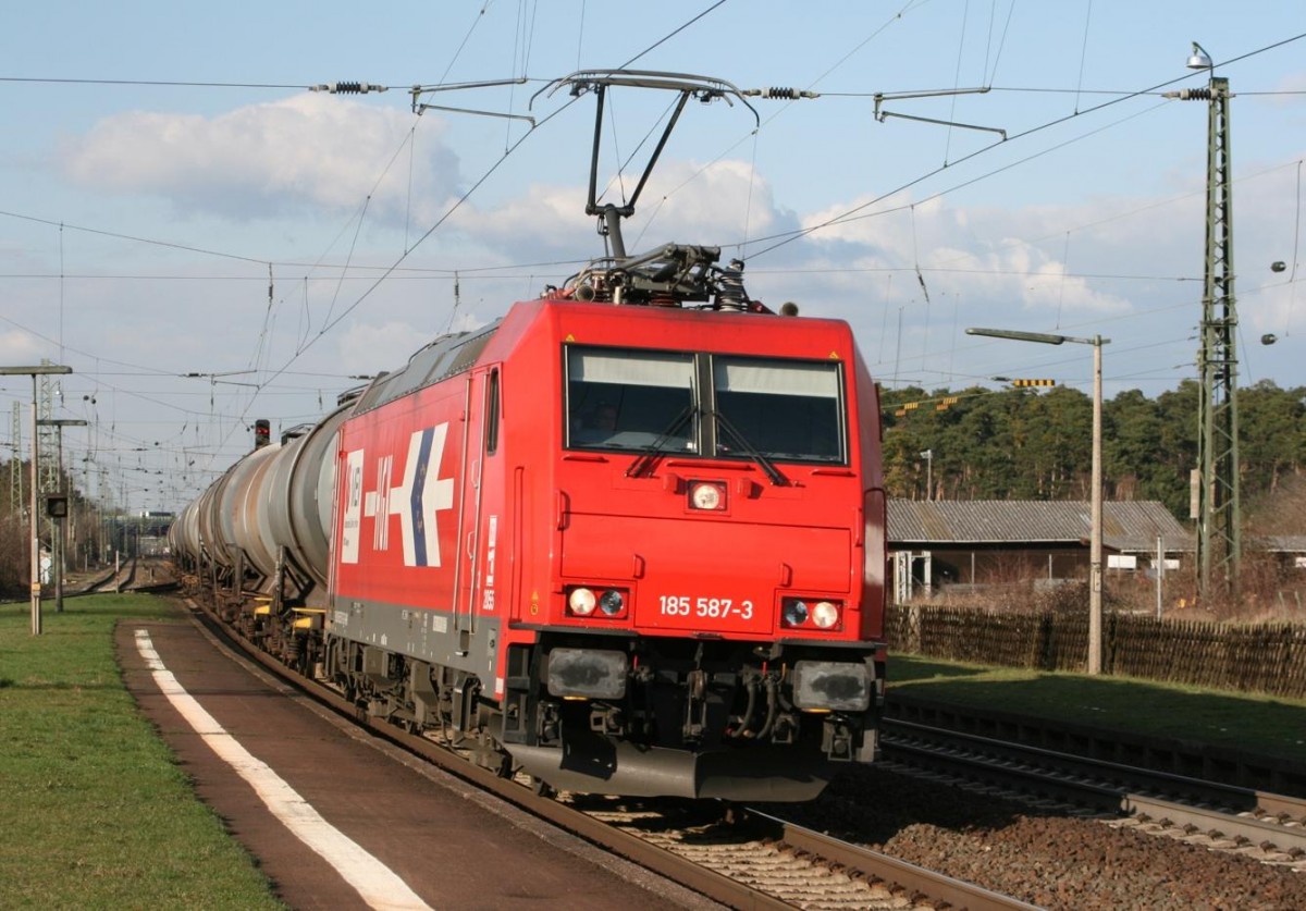 HGK 185 587 mit DGS 89798 (W�rzburg–Karlsruhe) am 19.03.2009 in Bickenbach (Bergstr)