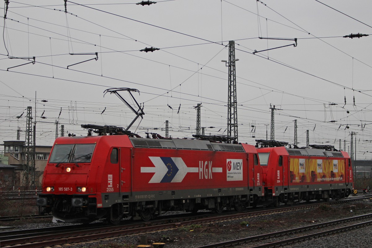 HGK 2065 (185 587) mit HGK 2064 (185 586) am 20.2.14 als Lz in Neuss Hbf.