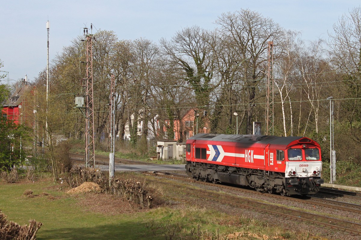 HGK DE669 fuhr am 18.3.14 Lz durch Ratingen-Lintorf.
