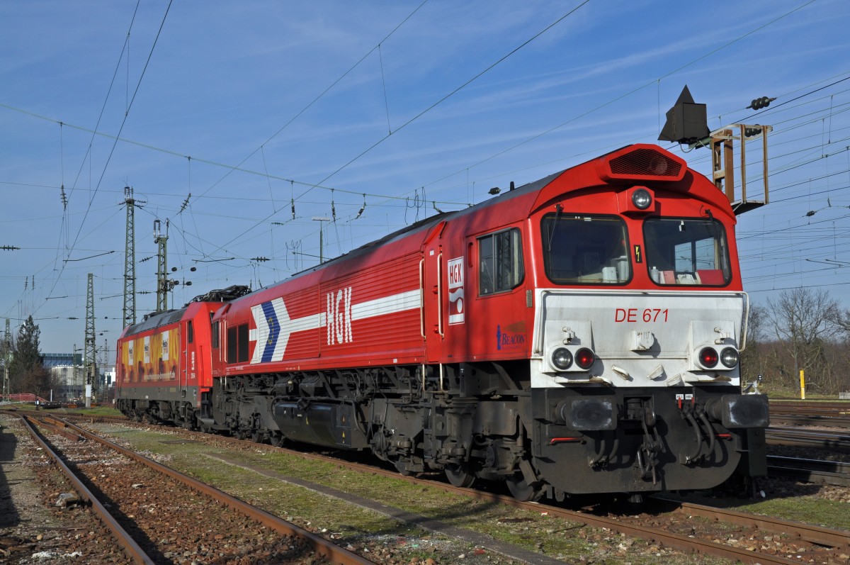 HGK Lok 1266 071-0 wartet am badischen Bahnhof auf den nächsten Einsatz. Die Aufnahme stammt vom 06.01.2015.