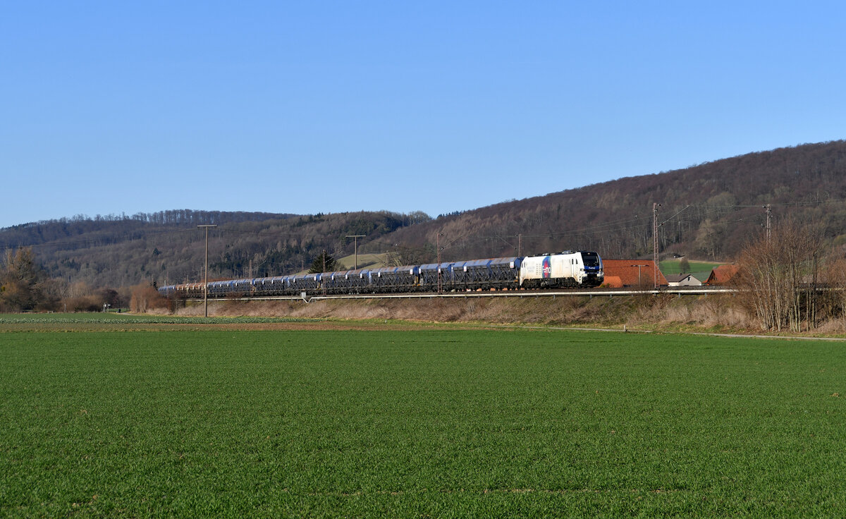 HHPI 2159 202 mit DGS 52473 (Hamburg Süd - Wabern Kimm) am 21.02.2021 bei Kreiensen