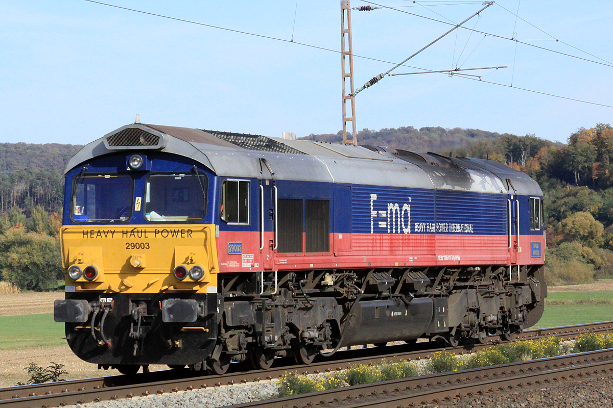 HHPI 29003 (266 015 7) Solo am 08.10.2018 nördlich von Salzderhelden am BÜ 75,1 in Richtung Göttingen