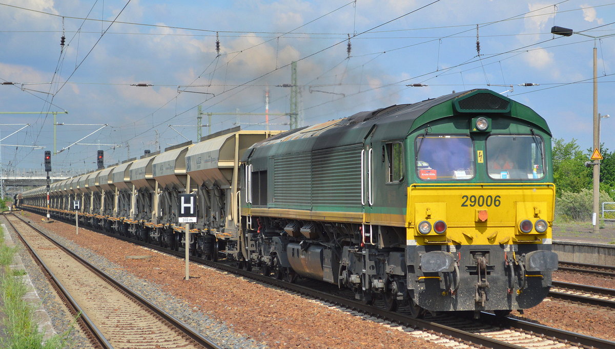 HHPI  29006  [NVR:  92 80 1266 005-8 D-HHPI ] mit Ganzzug Schüttgutwagen am 21.05.19 Durchfahrt Bf. Flughafen Berlin-Schönefeld.