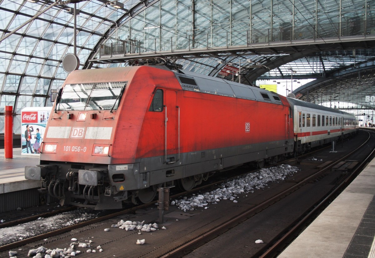Hier 101 056-0 mit IC2388 von Frankfurt(Main) Hbf. nach Berlin Ostbahnhof, dieser Zug stand am 1.2.2014 in Berlin Hbf.