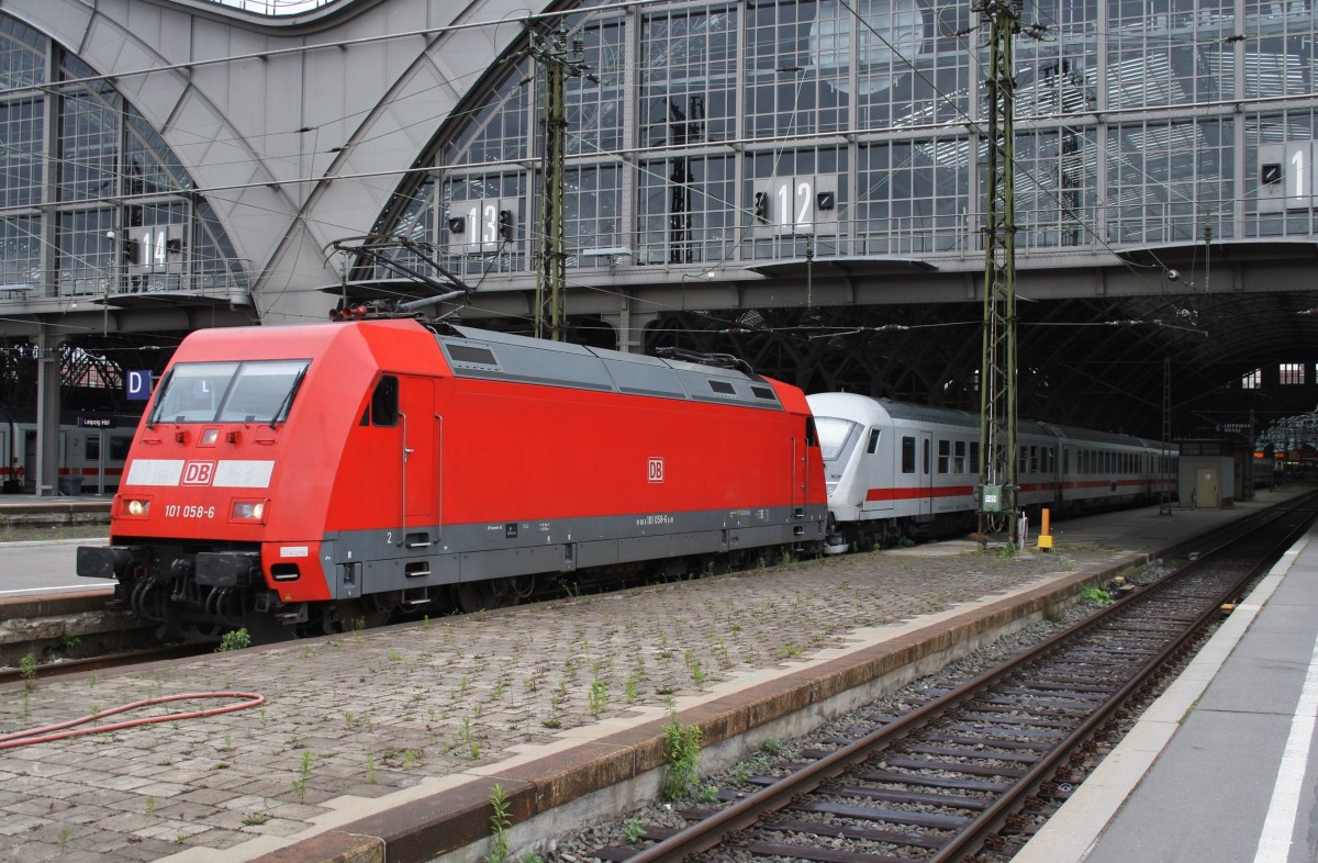 Hier 101 058-6 mit IC2154 von Leipzig Hbf. nach Frankfurt(Main)Hbf., dieser Zug stand am 11.7.2013 in Leipzig Hbf.