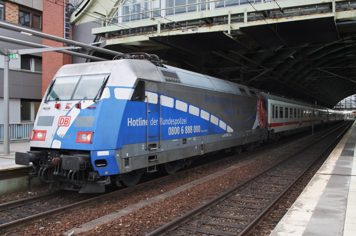 Hier 101 060-2 mit IC2431 von Emden Außenhafen nach Berlin Ostbahnhof, dieser Zug stand am 28.6.2014 in Berlin Ostbahnhof.