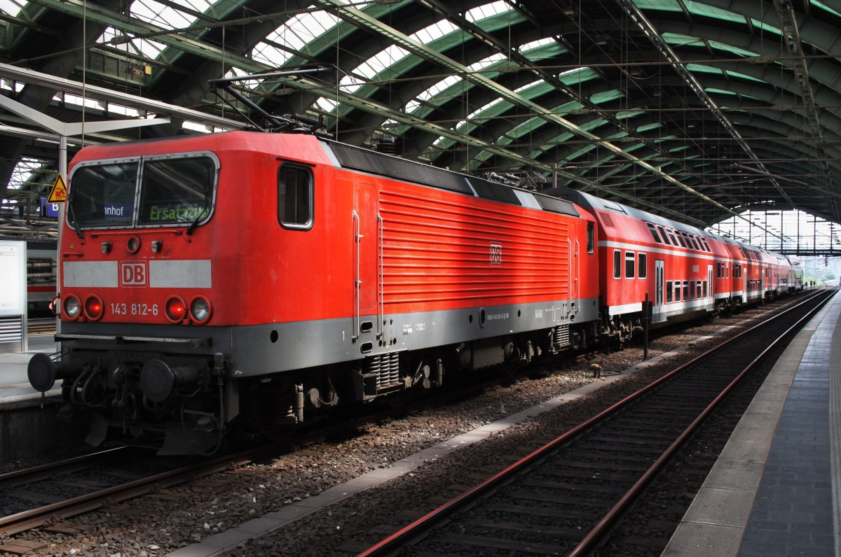 Hier 143 812-6 mit RB18032 von Berlin Ostbahnhof nach Berlin Zoologischer Garten, dieser Zug stand am 14.7.2014 in Berlin Ostbahnhof.