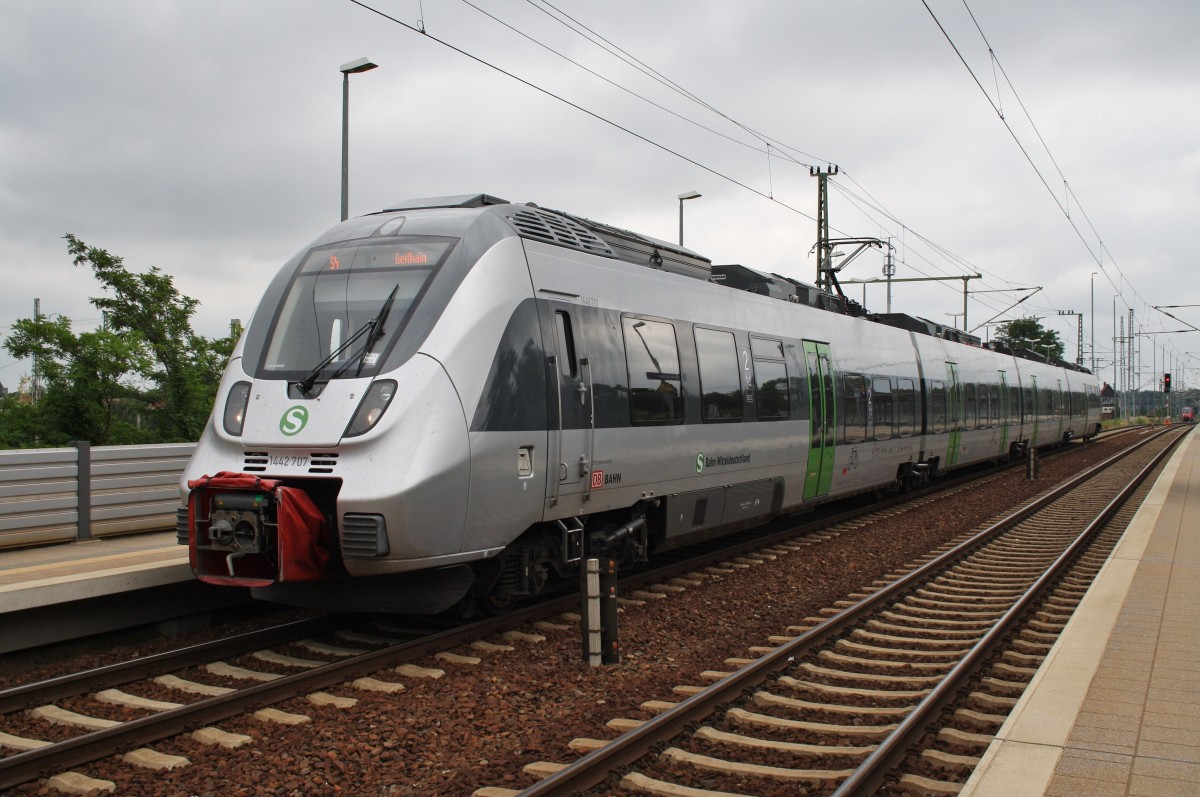 Hier 1442 707-4 als S4 (S37429) von Hoyerswerda nach Geithain, dieser Triebzug stand am 12.7.2014 in Falkenberg(Elster).
