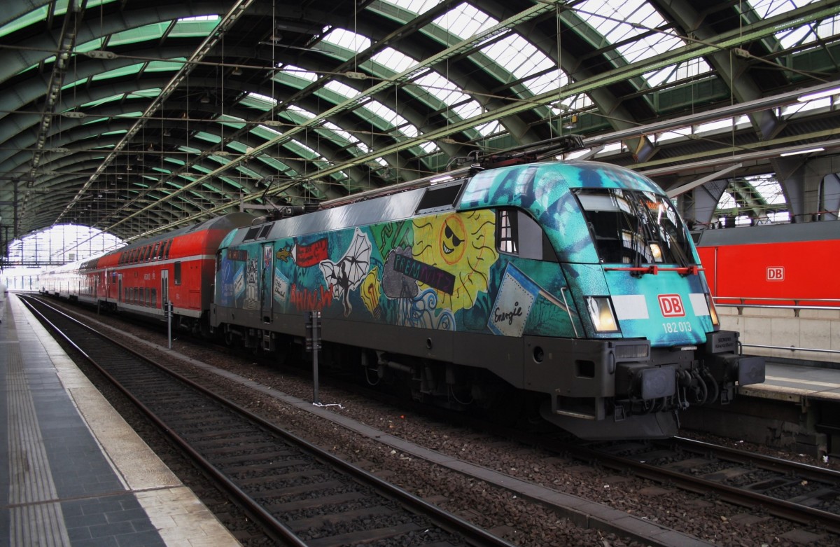 Hier 182 013 mit einem RE1 (RE18181) von Brandenburg Hbf. nach Frankfurt(Oder), dieser Zug stand am 4.1.2014 in Berlin Ostbahnhof. 