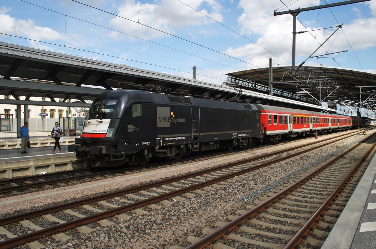 Hier 182 505-8 mit einer RB20 (RB16318) von Halle(Saale) Hbf. nach Eisenach, bei der Einfahrt am 19.8.2014 in Erfurt Hbf.