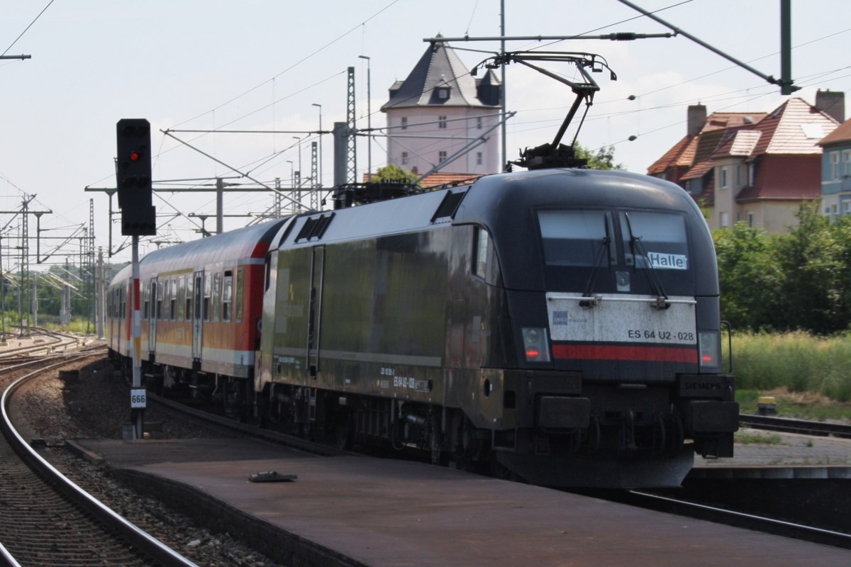 Hier 182 528-0 mit einer RB20 (RB16319) von Eisenach nach Halle(Saale) Hbf., bei der Ausfahrt am 14.7.2013 aus Weimar. 