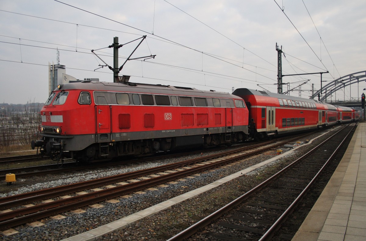 Hier 218 470-3 mit einem RE83 (RE21629) von Kiel Hbf. nach Lübeck Hbf., bei der Einfahrt am 18.2.2016 in Kiel Hbf. 