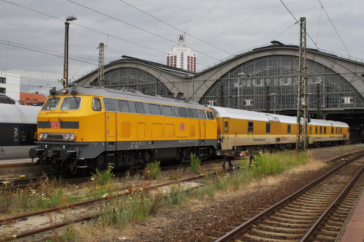 Hier 218 477-8 mit RAILab2, dieser Zug stand am 11.7.2013 in Leipzig Hbf.
