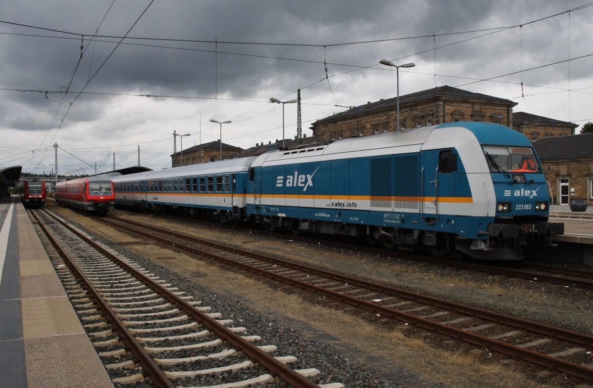 Hier 223 063 mit ALX84113 von Hof Hbf. nach München Hbf., dieser Zug stand am 18.8.2014 in Hof Hbf. 