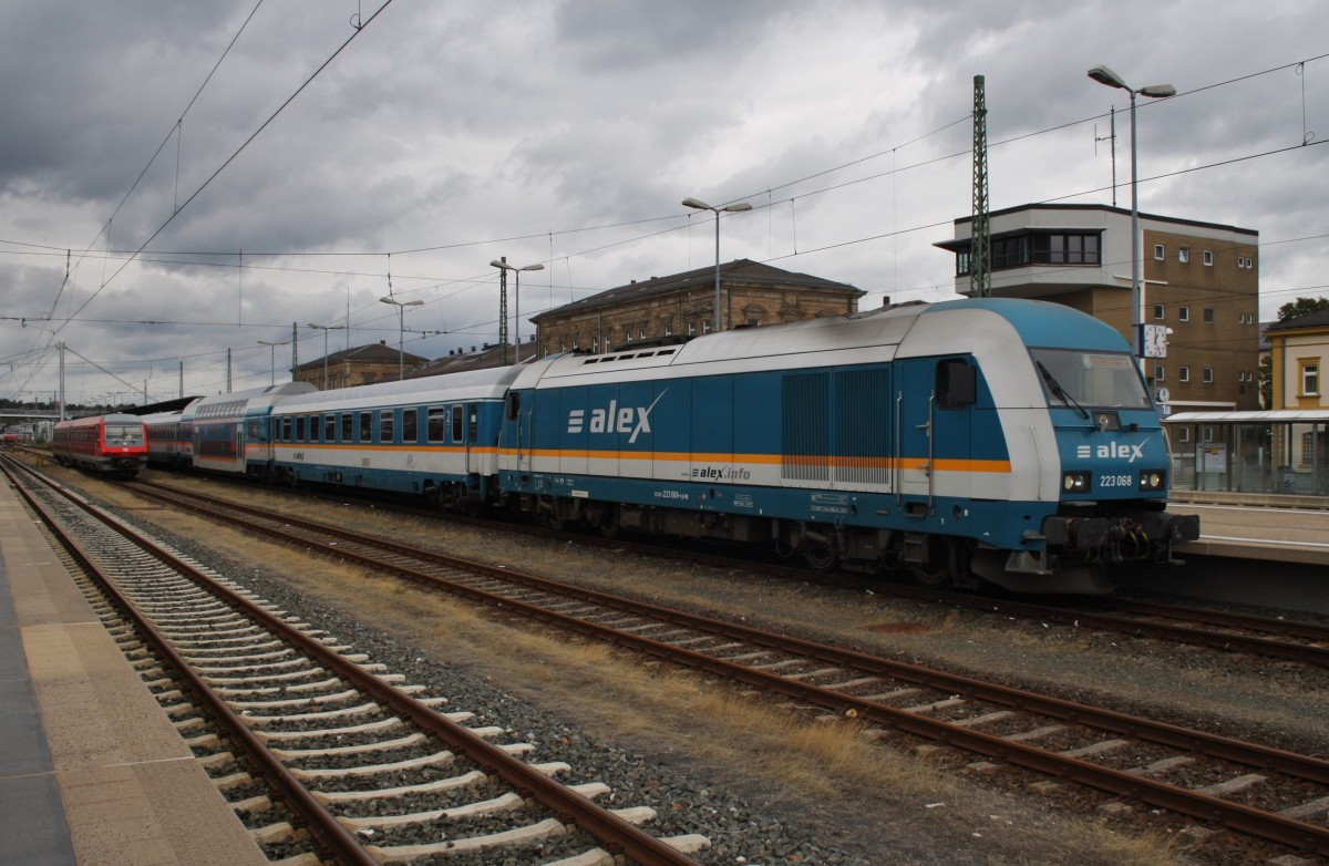 Hier 223 068 mit ALX84115 von Hof Hbf. nach München Hbf., dieser Zug stand am 18.8.2014 in Hof Hbf.