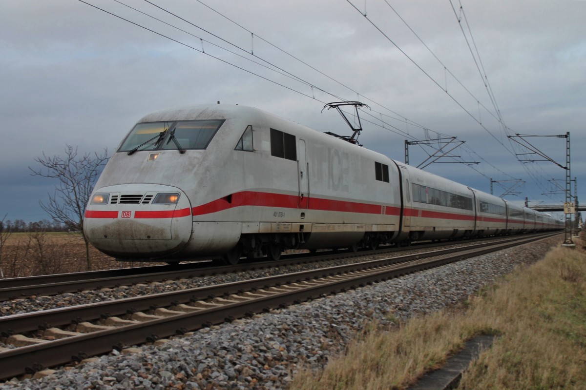 Hier 401 078-1  Bremerhaven  am 03.01.2014 als ICE 73 (Kiel Hbf - Zürich HB) westlich vom Winzerörtchen Hügelheim auf den letzten Kilometern in Deutschland.