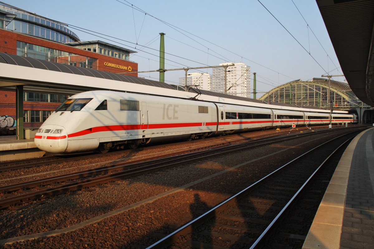 Hier 401 565-7 als ICE690 von München Hbf. nach Berlin Ostbahnhof, dieser Triebzug stand am 29.3.2014 in Berlin Ostbahnhof. 