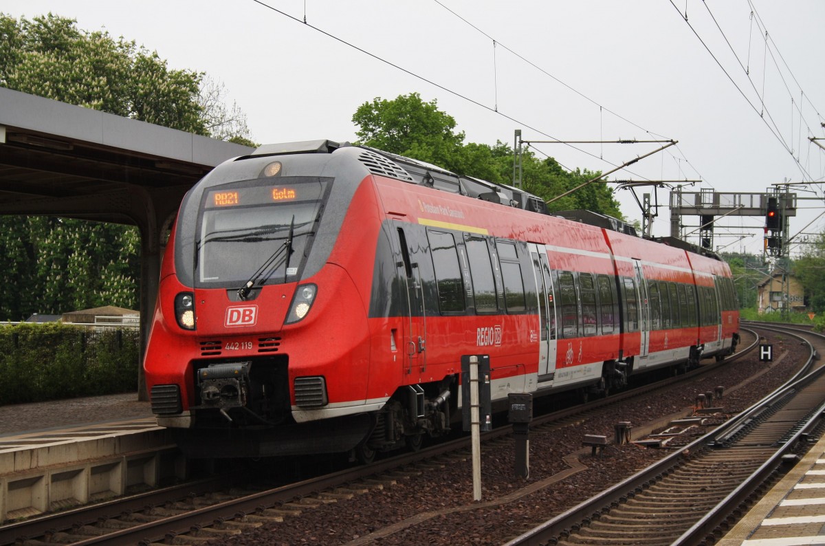 Hier 442 119-4  Potsdam Park Sanssouci  als RB21 (RB18664) von Potsdam Hbf. nach Golm, dieser Triebzug stand am 1.5.2014 in Potsdam Park Sanssouci. 