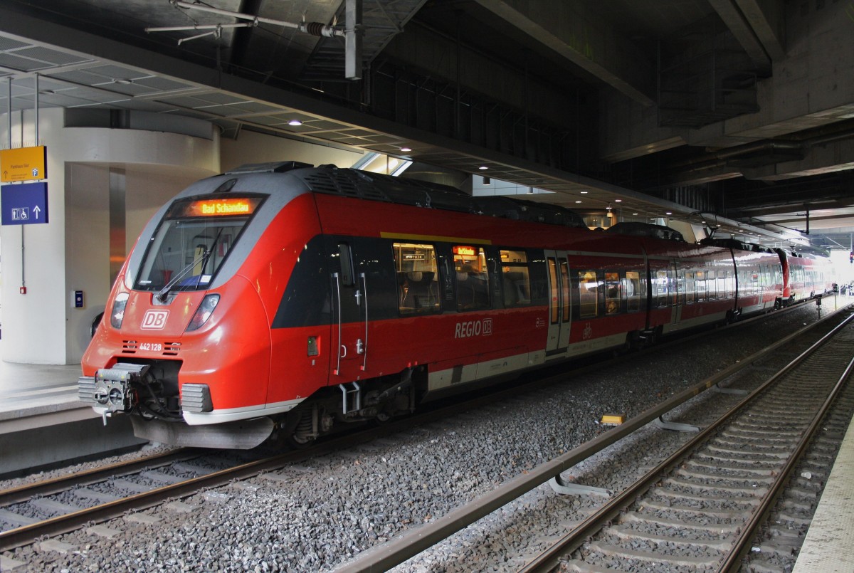 Hier 442 128-5 und 442 622-7 als IRE18335 von Berlin Südkreuz nach Bad Schandau, dieser Triebzugverband stand am 28.6.2014 in Berlin Südkreuz. 