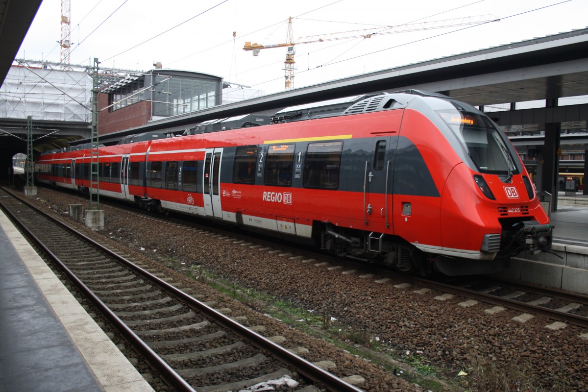 Hier 442 325-7 als RB19 (RB18573) von Berlin Gesundbrunnen nach Senftenberg, dieser Triebzug stand am 3.2.2014 in Berlin Gesundbrunnen.