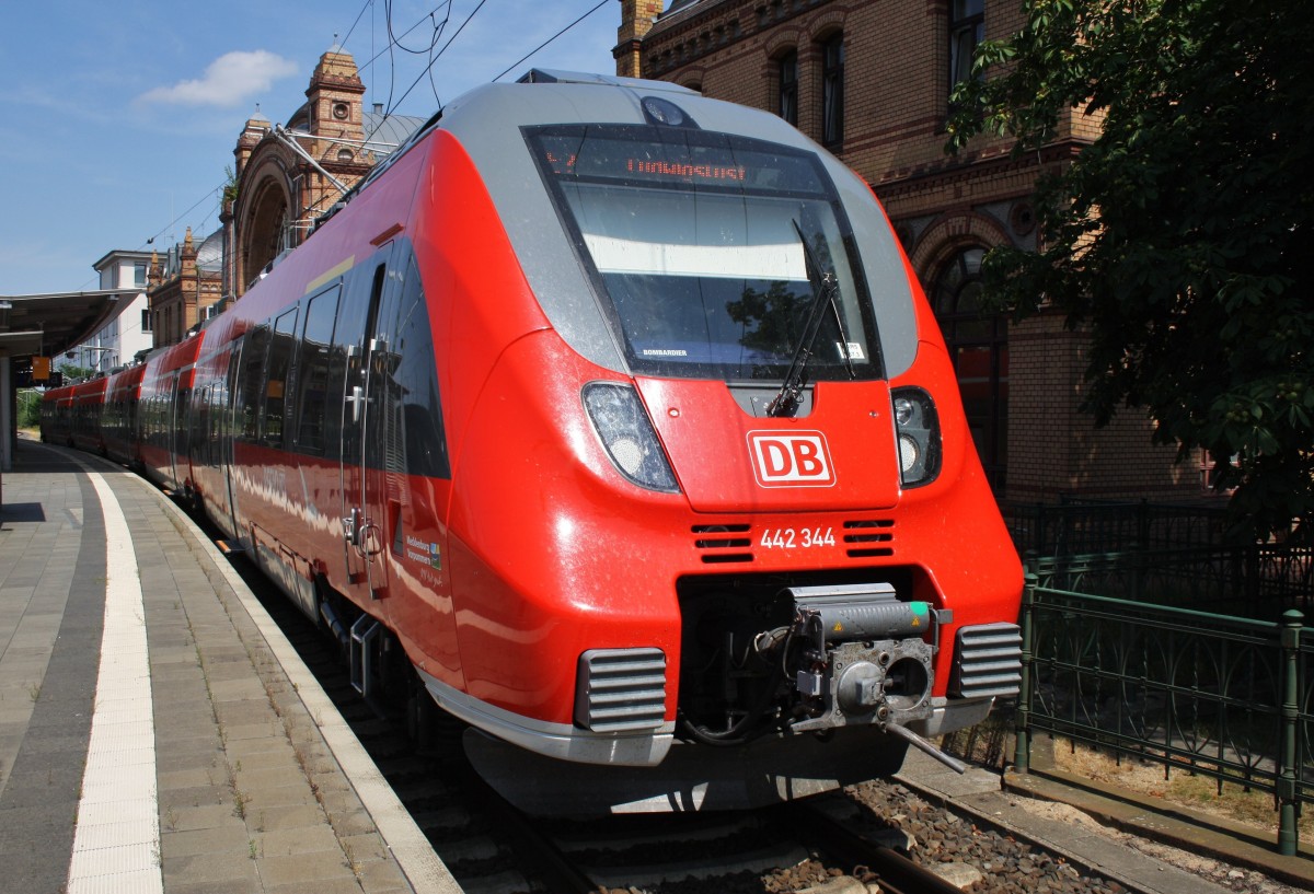 Hier 442 344-8 als RE7 (RE4377) von Schwerin Hbf. nach Ludwigslust, dieser Triebzug stand am 21.7.2014 in Schwerin Hbf.