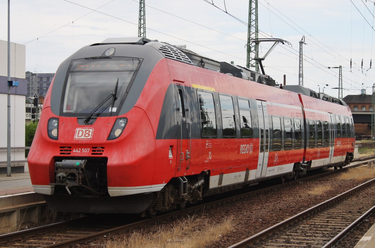 Hier 442 507-0 als RB43 (RB28890) von Cottbus nach Falkenberg(Elster), dieser Triebzug stand am 25.7.2015 in Cottbus. 