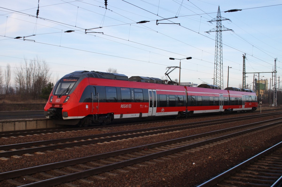 Hier 442 639-1 als RB19 (RB18568) von Senftenberg nach Berlin Gesundbrunnen, bei der Einfahrt am 18.1.2014 in Berlin Schönefeld Flughafen. 