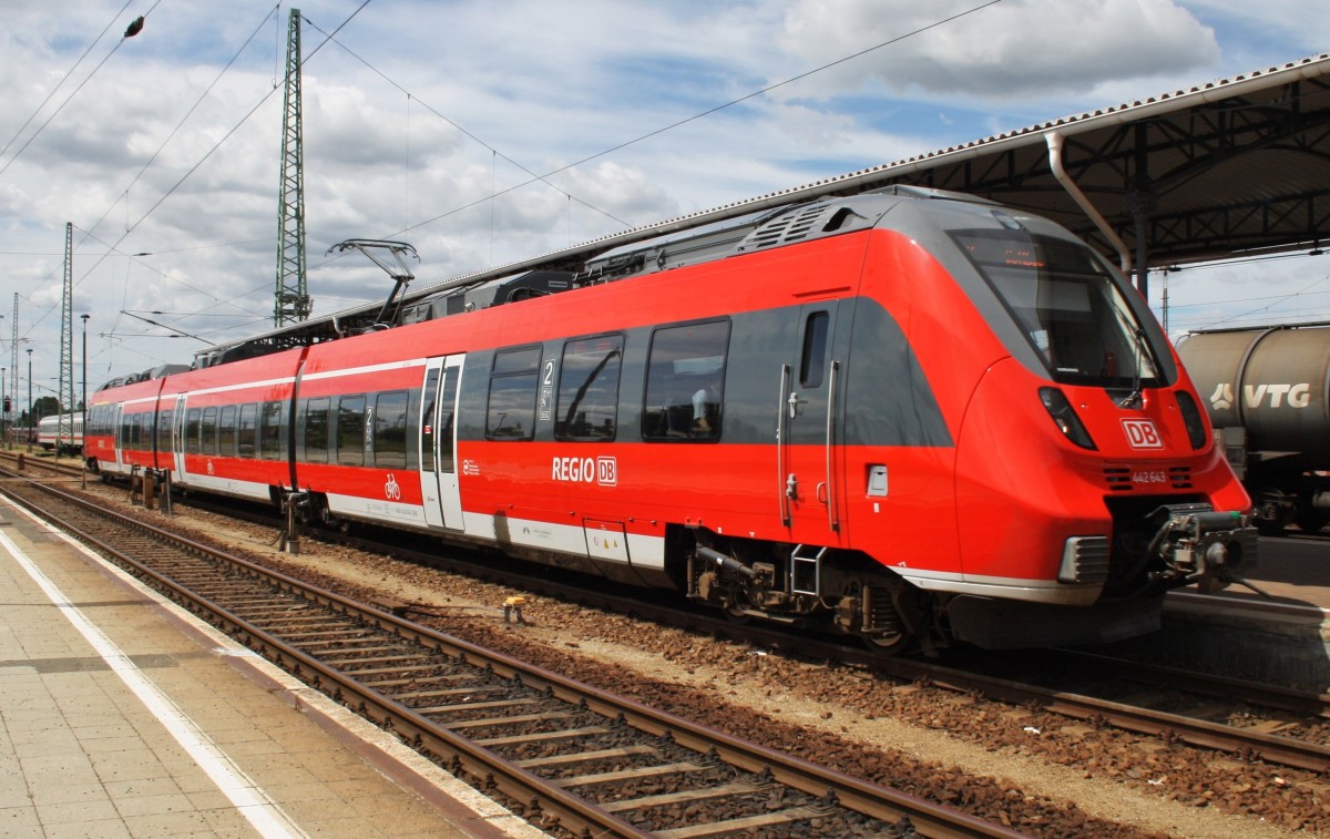 Hier 442 643-3 als RB49 (RB28893) von Doberlug-Kirchhain nach Cottbus, bei der Einfahrt am 19.7.2013 in Cottbus.