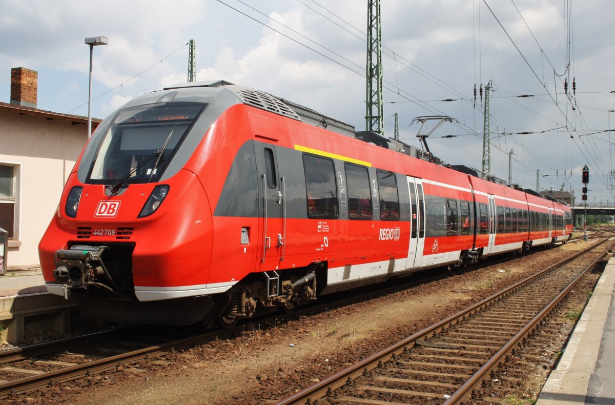 Hier 442 709-2 als RE10 (RE18460) von Cottbus nach Calau(NI), dieser Triebzug stand am 11.7.2014 in Cottbus. 