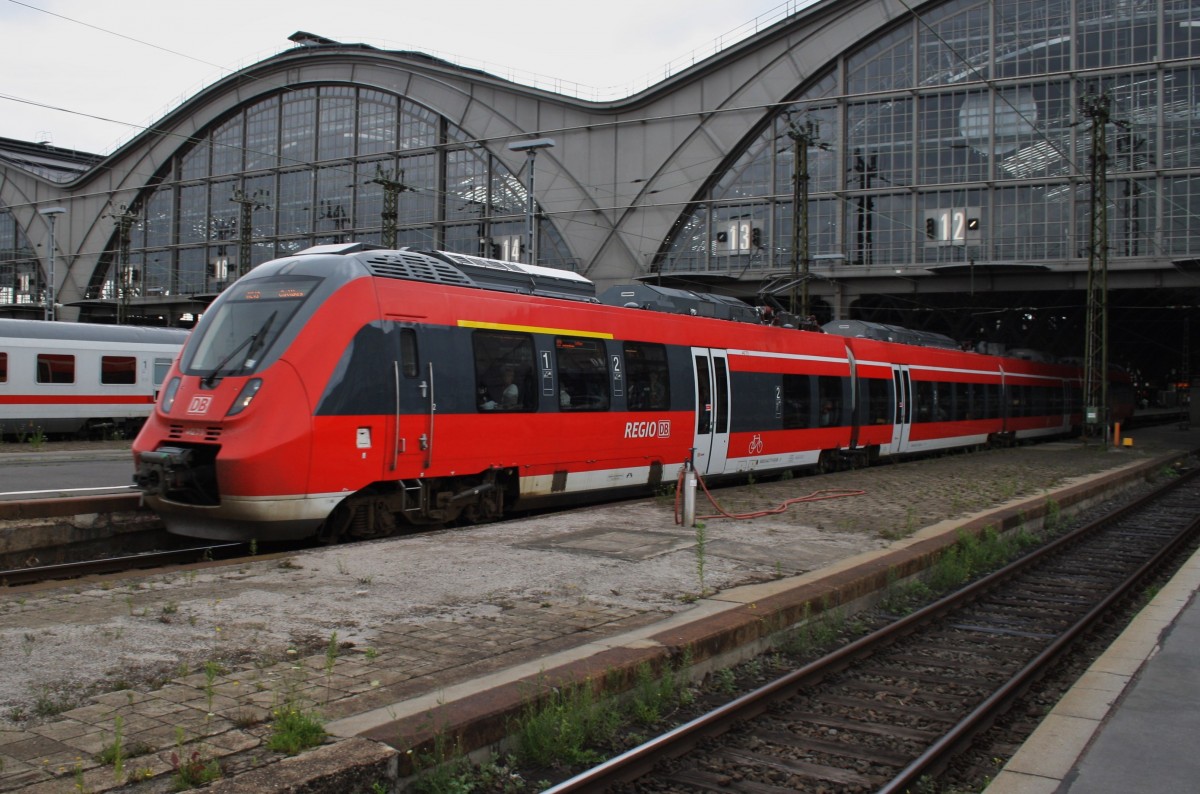 Hier 442 711-8 als RE10 (RE93409) von Leipzig Hbf. nach Cottbus, bei der Ausfahrt am 11.7.2013 aus Leipzig Hbf.