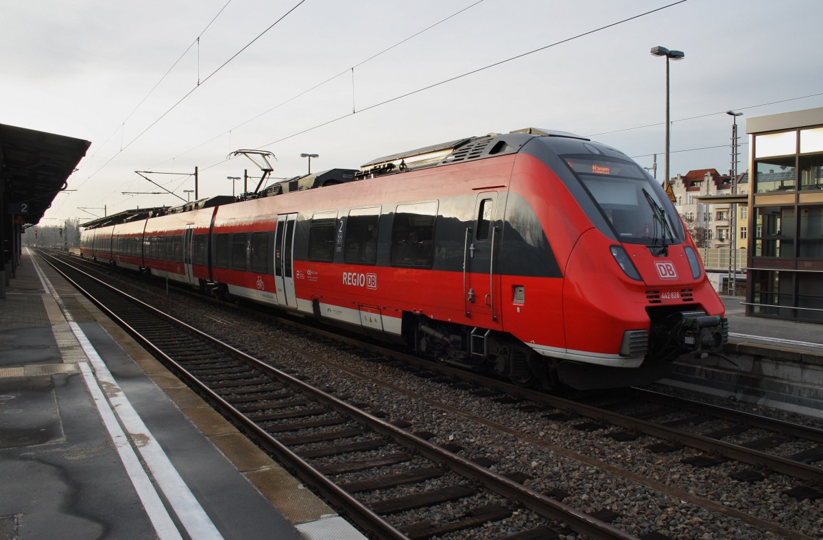 Hier 442 828-0 als RB14 (RB18920) von Berlin Schönefeld Flughafen nach Nauen, dieser Triebzug stand am 18.1.2014 in Berlin Charlottenburg. 