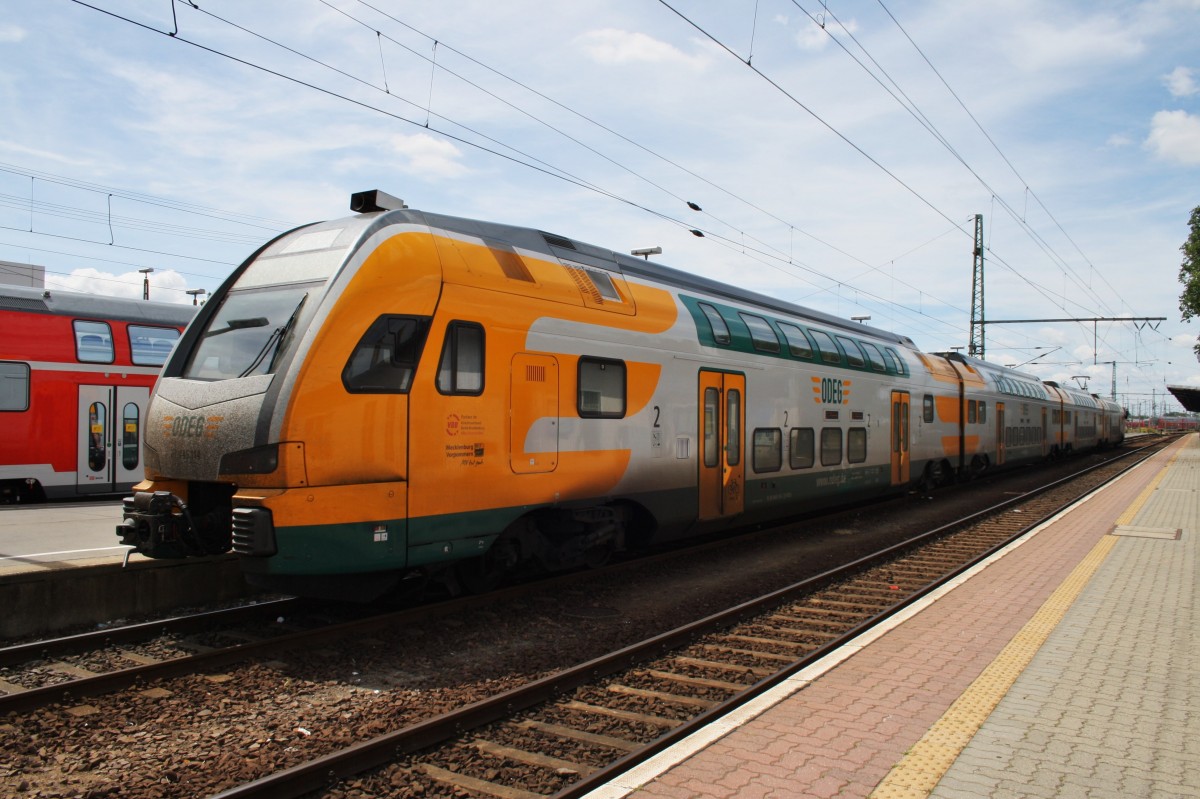 Hier 445 114-2 als RE2 (RE37369) von Cottbus nach Wittenberge, dieser Triebzug stand am 19.7.2013 in Cottbus. 