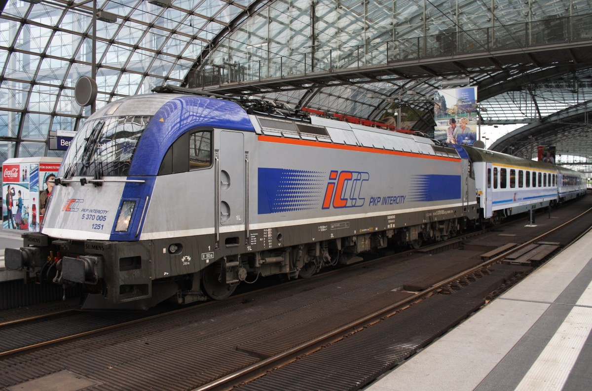 Hier 5 370 005 mit EC55 von Berlin Hbf. nach Gdynia Glowna, dieser Zug stand am 14.6.2014 in Berlin Hbf. 