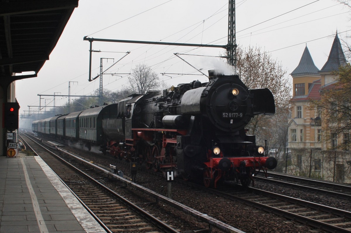 Hier 52 8177-9 mit SZ24580 von Berlin Schöneweide nach Staßfurt, bei der Durchfahrt am 29.3.2014 durch Potsdam Babelsberg, in Richtung Potsdam Hbf.