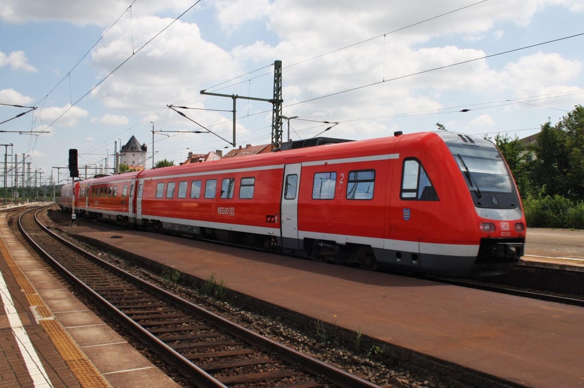 Hier 612 531-4 als RE1 (RE3659) von Gttingen nach Glauchau(Sachs) mit 612 033-1 als RE1 (RE3679) von Gttingen nach Zwickau(Sachs)Hbf., bei der Ausfahrt am 14.7.2013 aus Weimar. 