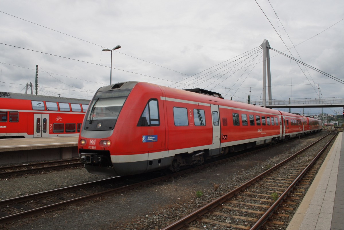 Hier 612 980-3 und 612 471-3 als Leerzug, bei der Durchfahrt am 18.8.2014 durch Hof Hbf.