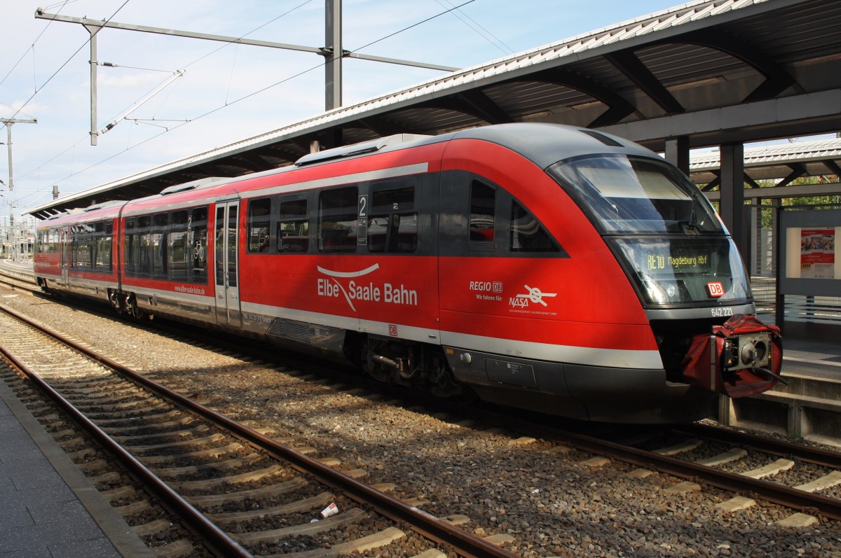 Hier 642 221-6 als RE10 (RE17772) von Erfurt Hbf. nach Magdeburg Hbf., dieser Triebzug stand am 19.8.2014 in Erfurt Hbf. 