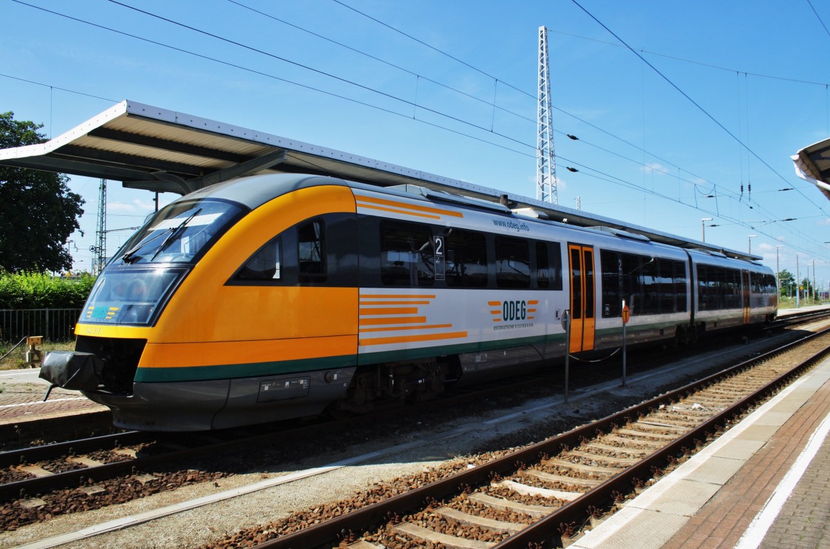 Hier 642 916 als RB46 (RB68938) von Cottbus nach Forst(Lausitz), dieser Triebzug stand am 19.7.2013 in Cottbus.