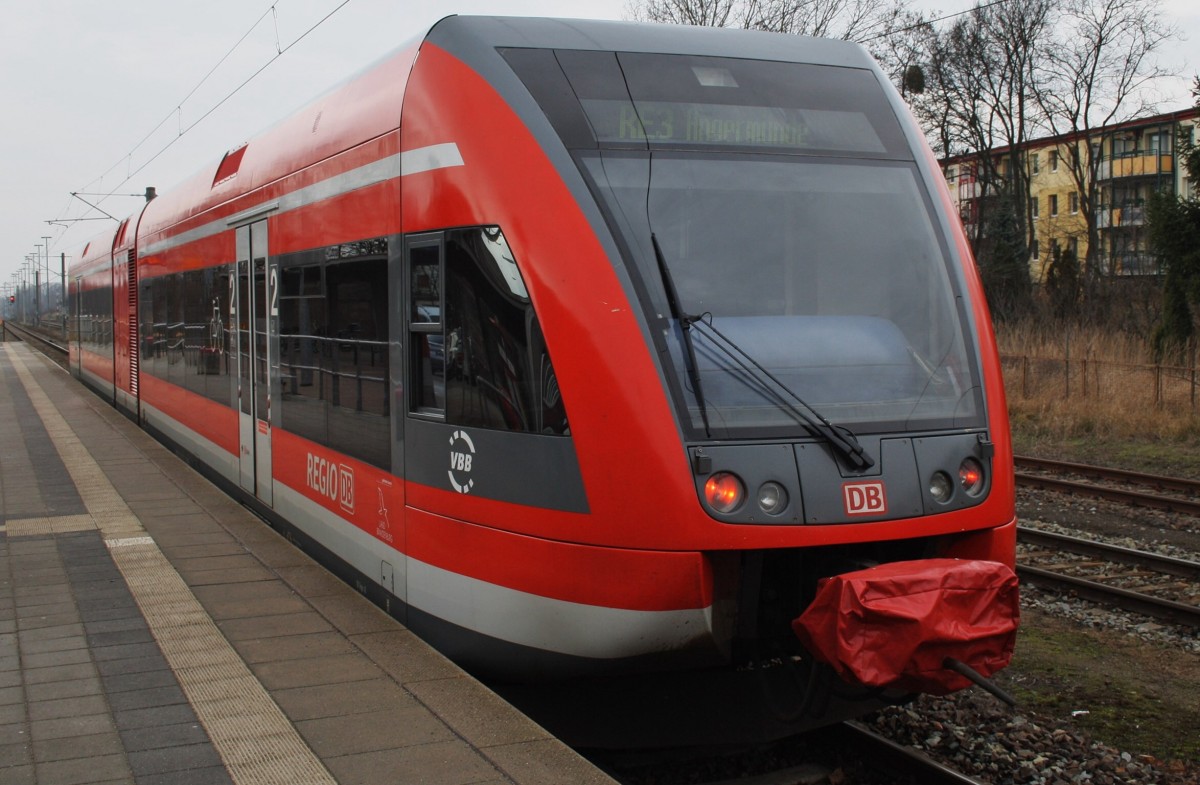 Hier 646 020-7 als RE3 (RE18387) von Schwedt(Oder) Hbf. nach Angermünde, dieser Triebzug stand am 2.1.2014 in Schwedt(Oder) Hbf.
