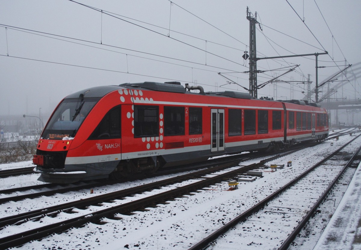Hier 648 463-7 als RE83 (RE21619) von Kiel Hbf. nach Lüneburg, bei der Einfahrt am 23.1.2016 in Kiel Hbf.